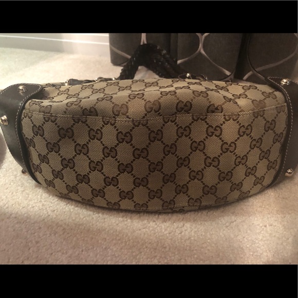 Gucci Pelham Shoulder Bag - Picture 4 of 10